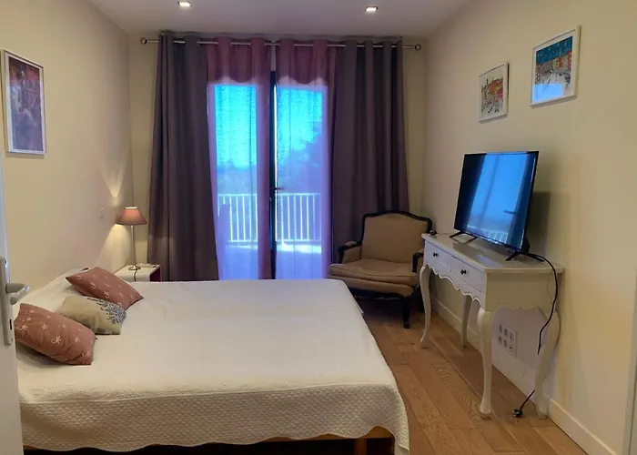 Апартаменти Sunrise T2 Avec Jacuzzi Vue Порто-Веккіо